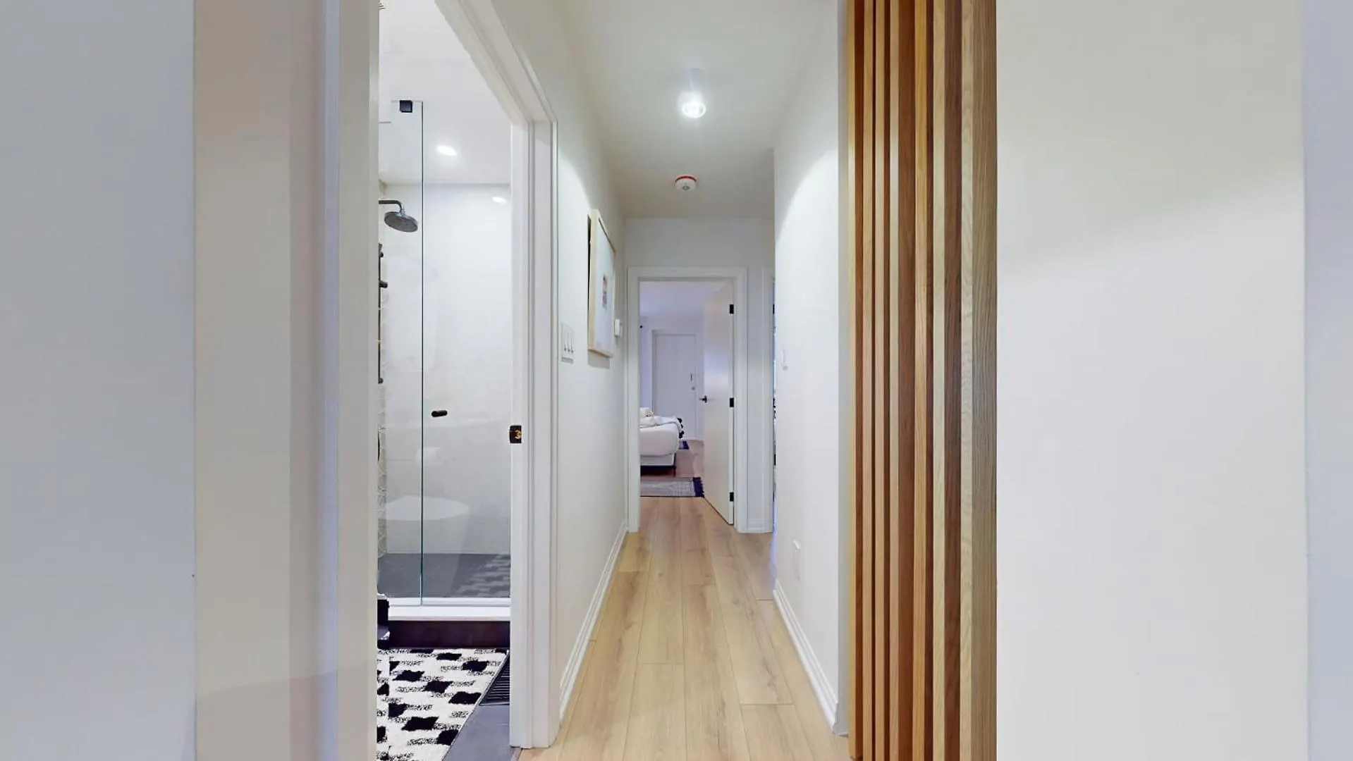 Casa Queen Elegant Suite In Leslieville Toronto Canada